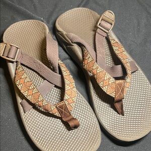 Chaco Brown Tan Patterned Webbing Flip Flop Sandals